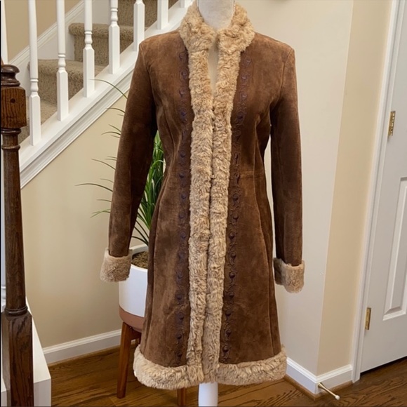 Guess Jackets & Blazers - GUESS Coat Beautiful size Med . Excellent Condition🌸